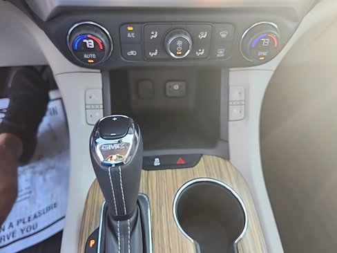 Used 2018 GMC Acadia Denali w/ Technology Package image 31
