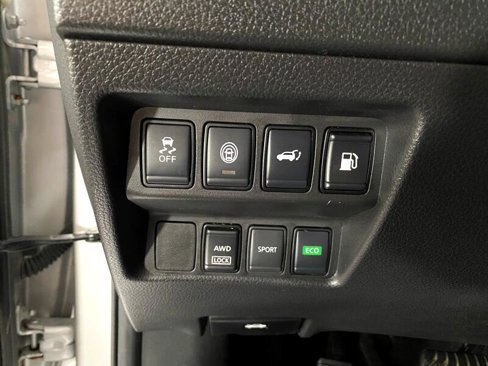 Used 2020 Nissan Rogue SV image 21