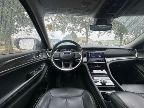 Used 2021 Jeep Grand Cherokee L Limited image 17