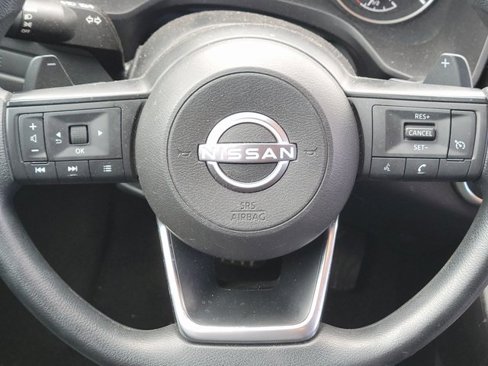 Used 2023 Nissan Rogue S image 13
