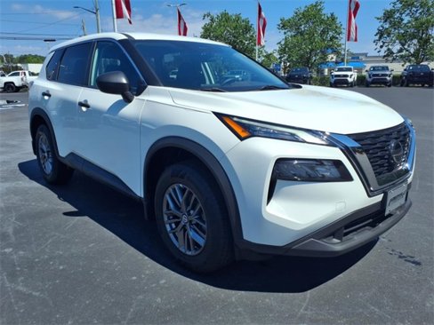 Used 2021 Nissan Rogue S image 1