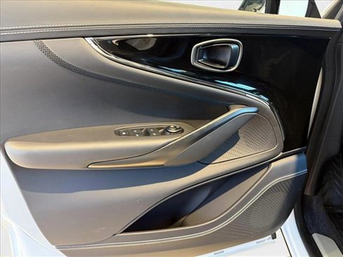 New 2025 Aston Martin DBX 707 image 10