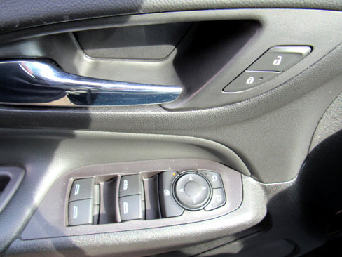 Used 2020 Chevrolet Equinox LT image 9