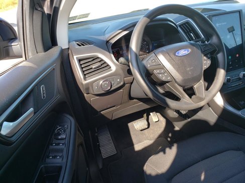 Used 2022 Ford Edge SE w/ Black Appearance Package image 10
