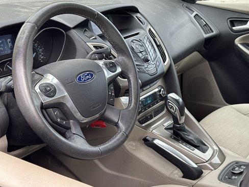 Used 2012 Ford Focus SEL w/ SEL/Titanium Winter Pkg image 14