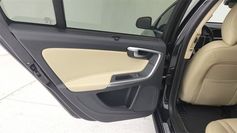 Used 2018 Volvo S60 T5 Inscription w/ Technology Package image 30
