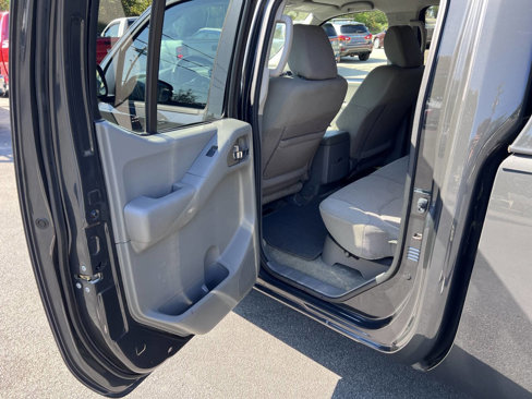 Used 2015 Nissan Frontier SV w/ SV Value Truck Package image 23