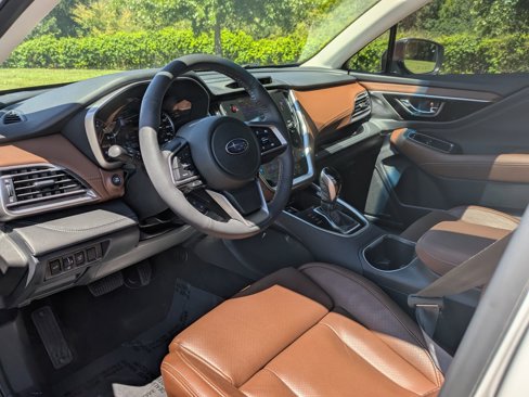 Used 2022 Subaru Outback Touring w/ Popular Package #2 image 9