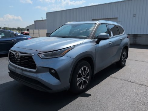 Used 2021 Toyota Highlander XLE image 4