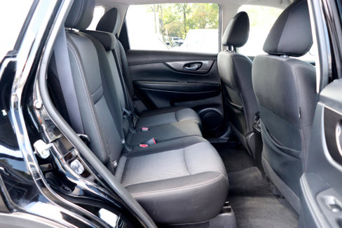 Used 2019 Nissan Rogue SV w/ Sun & Sound Touring Package image 13