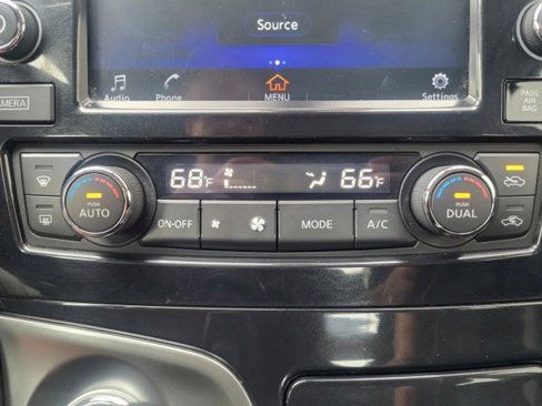 Used 2017 Nissan Maxima Platinum image 14