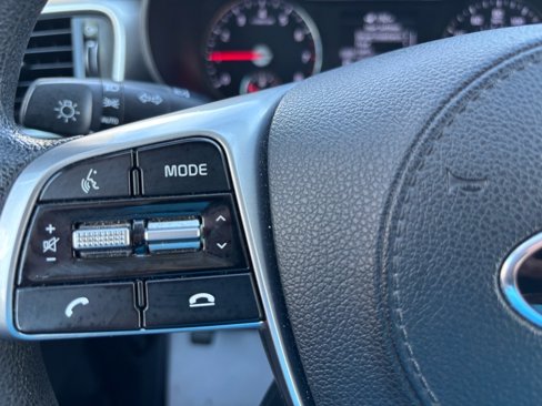 Used 2019 Kia Sorento LX image 30