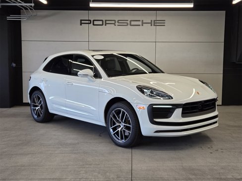 Certified 2025 Porsche Macan image 27
