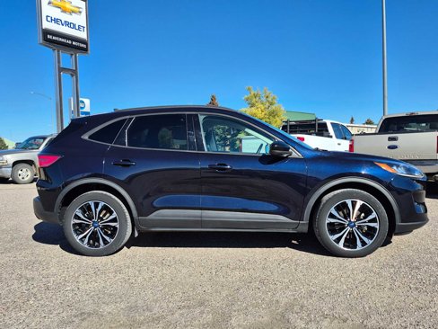 Used 2021 Ford Escape SE w/ SE Sport Appearance Package image 2