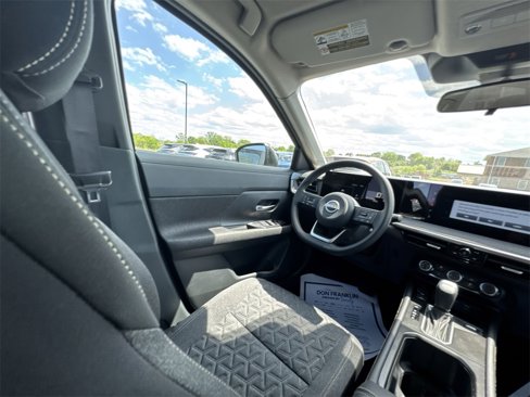New 2025 Nissan Kicks SV image 15
