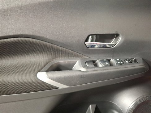 Used 2023 Nissan Kicks SV image 15