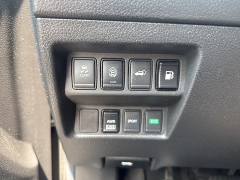 Used 2019 Nissan Rogue SV image 22