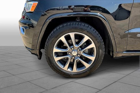 Used 2017 Jeep Grand Cherokee Overland image 10