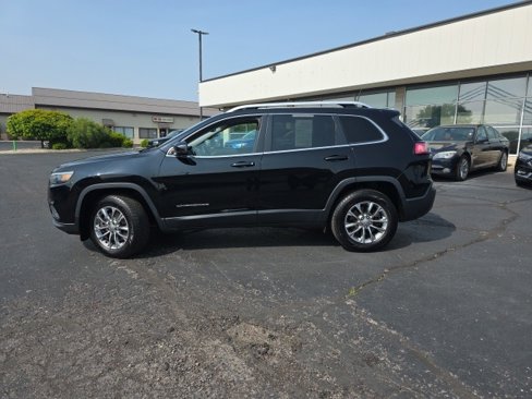 Used 2019 Jeep Cherokee Latitude Plus w/ Comfort/Convenience Group image 3