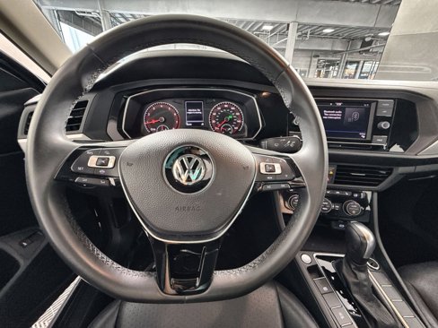 Used 2020 Volkswagen Jetta SE image 16