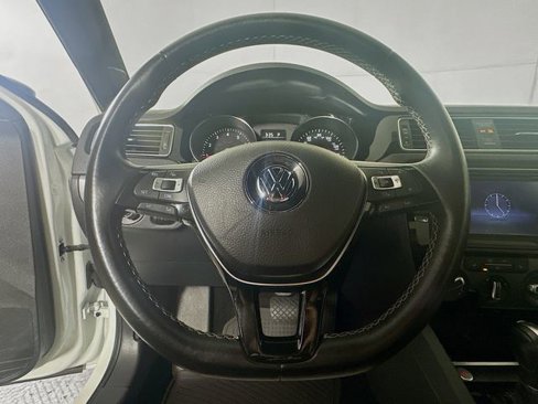 Used 2016 Volkswagen Jetta Sport image 12