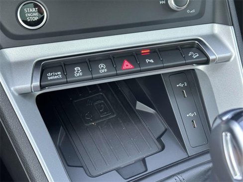 Certified 2025 Audi Q3 2.0T Premium image 32