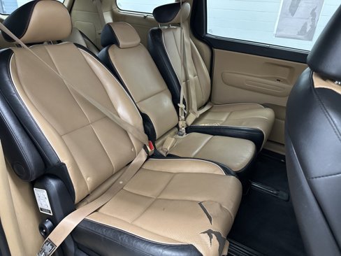 Used 2017 Kia Sedona LX w/ LX Essentials Premium Package image 26