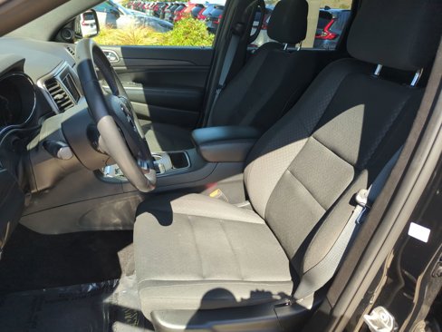 Used 2019 Jeep Grand Cherokee Laredo image 17