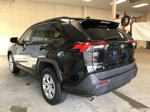 Certified 2021 Toyota RAV4 LE image 6