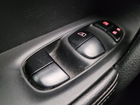 Used 2016 Nissan Rogue SL image 27