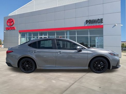 New 2026 Toyota Camry SE image 3