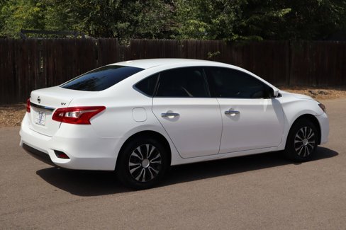 Used 2016 Nissan Sentra SV image 4