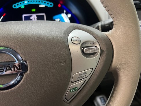 Used 2017 Nissan Leaf SV image 28