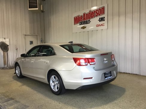 Used 2015 Chevrolet Malibu LS image 2