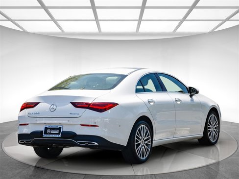 Used 2025 Mercedes-Benz CLA 250 4MATIC image 4
