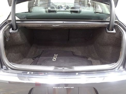 Used 2017 Chrysler 300 Limited image 8