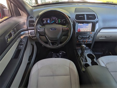 Used 2018 Ford Explorer XLT w/ Equipment Group 201A image 18