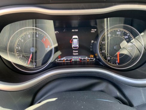 Used 2016 Jeep Cherokee Overland image 14