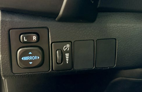 Used 2017 Toyota Corolla SE image 25