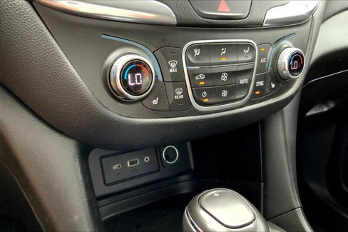 Used 2019 Chevrolet Equinox LT image 34