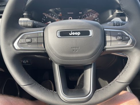 New 2025 Jeep Compass Latitude image 27