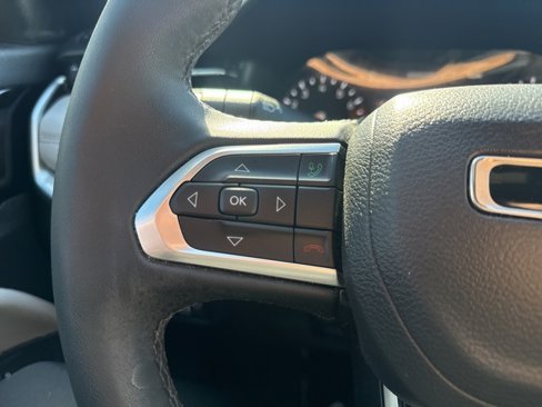 Used 2024 Jeep Compass Limited image 17