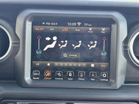Used 2019 Jeep Wrangler Unlimited Sahara image 16