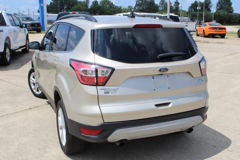 Used 2018 Ford Escape SE image 4