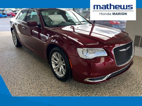 Used 2016 Chrysler 300 Limited image 1