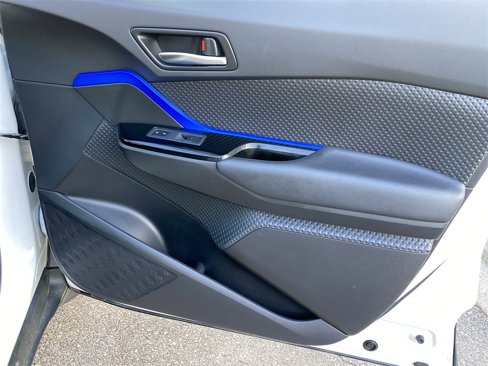 Used 2021 Toyota C-HR XLE image 32