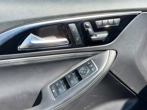 Used 2018 INFINITI QX30 Premium w/ Cargo Package image 17