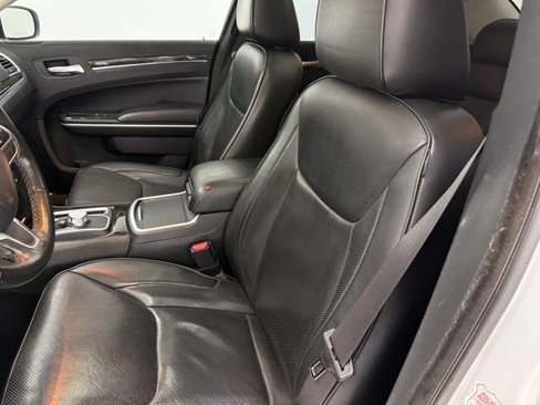 Used 2019 Chrysler 300 Limited image 25