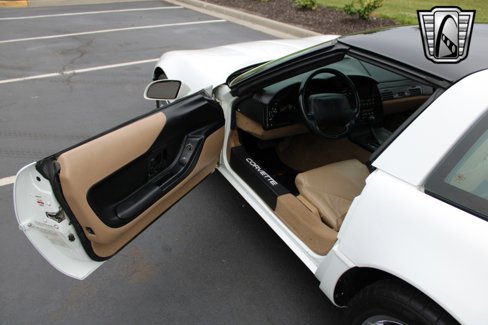 Used 1996 Chevrolet Corvette Coupe image 17