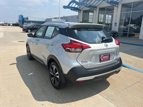 Used 2018 Nissan Kicks SR image 9